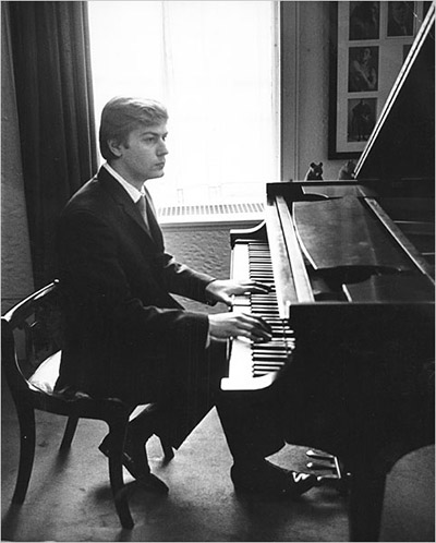 Alexander Slobodyanik